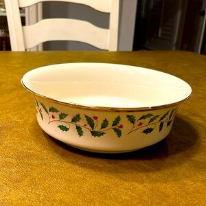 NEW Lenox Holiday 9 inch Round Vegetable Bowl